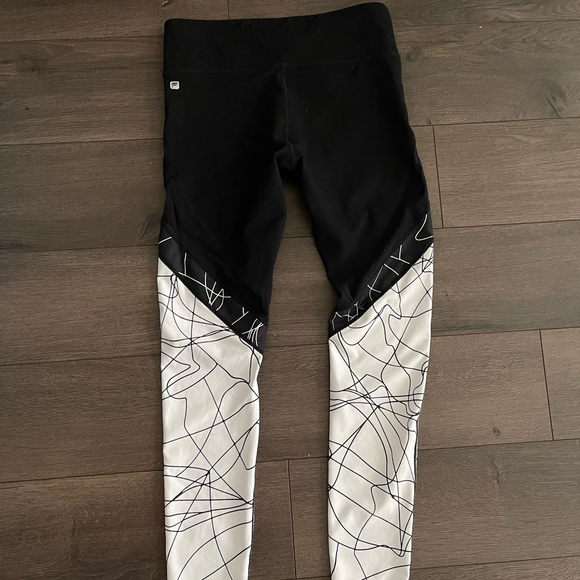 NWOT Fabletics Mid-Rise Mesh Powerhold Legging sz. Small - Picture 4 of 6